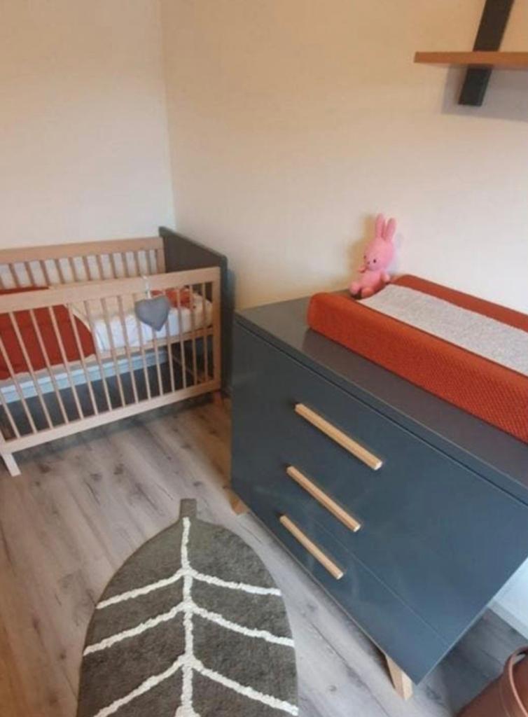 Bopita babykamer: ledikant, commode en wandplankjes, Gebruikt, 70 tot 85 cm, 140 tot 160 cm, Ophalen