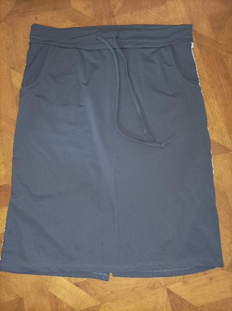 Made in Italy travelstof rok met bies maat M grijs, Maat 38/40 (M), Made in Italy, Ophalen of Verzenden, Zo goed als nieuw
