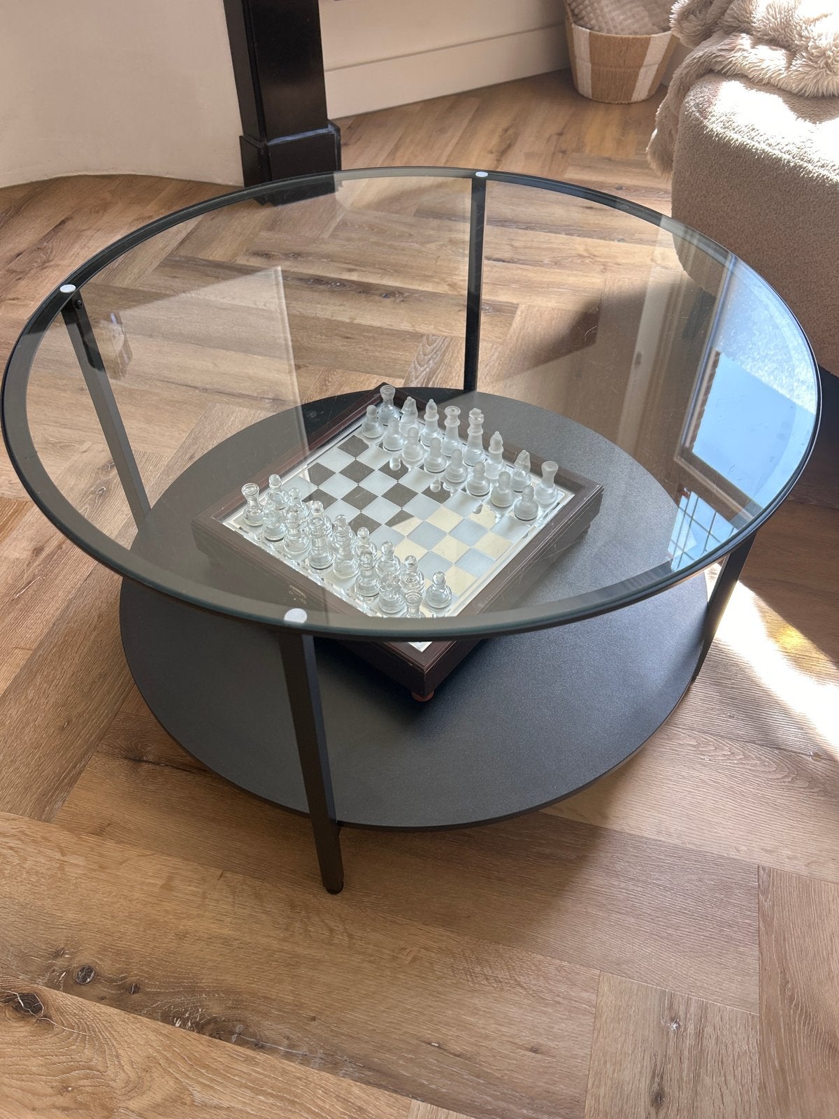 Ronde salontafel met glazen blad en metalen onderstel, Ophalen, Gebruikt, Rond, 50 tot 100 cm