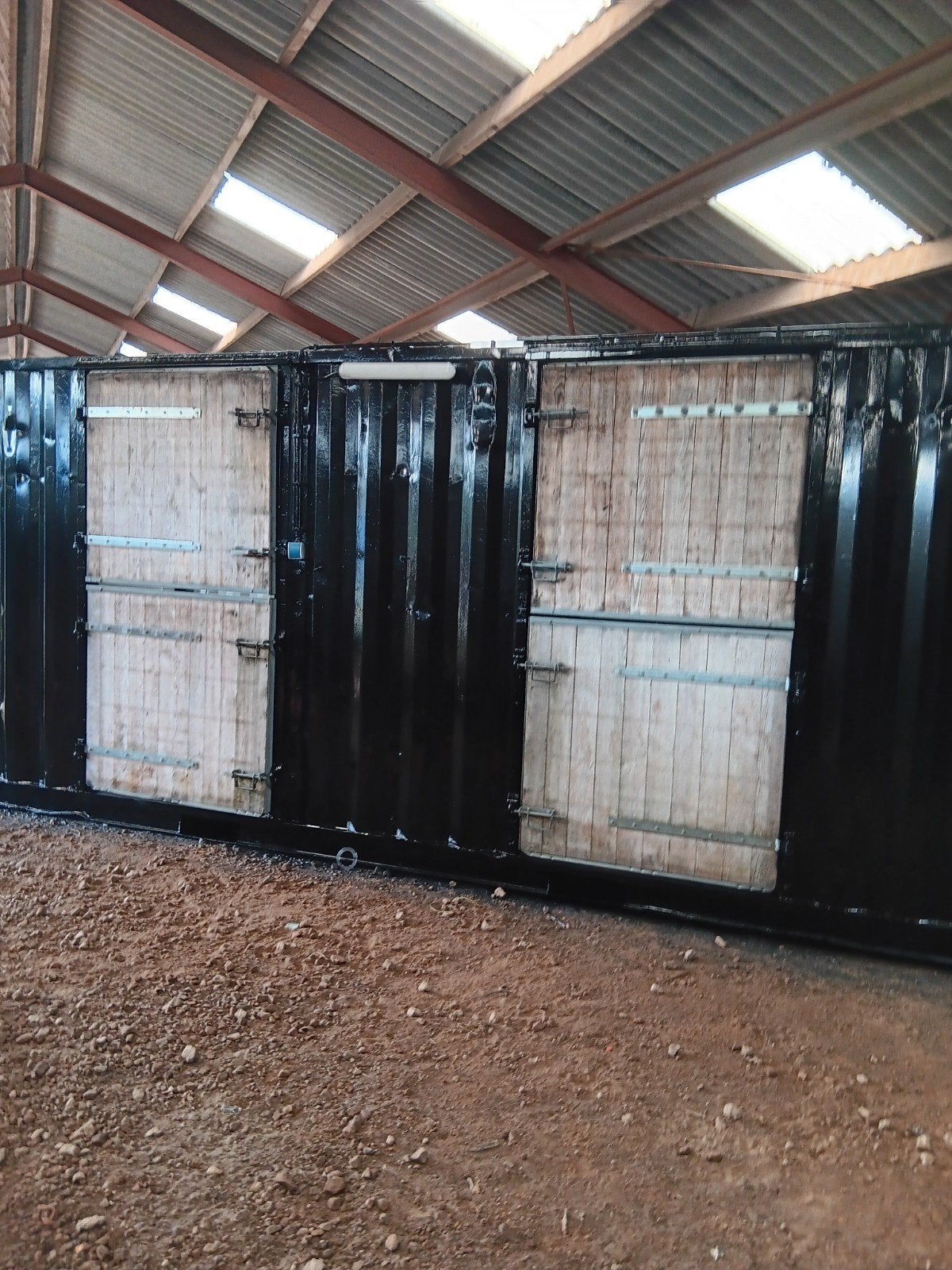 Te huur, stalcontainers., Stalling, 2 of 3 paarden of pony's