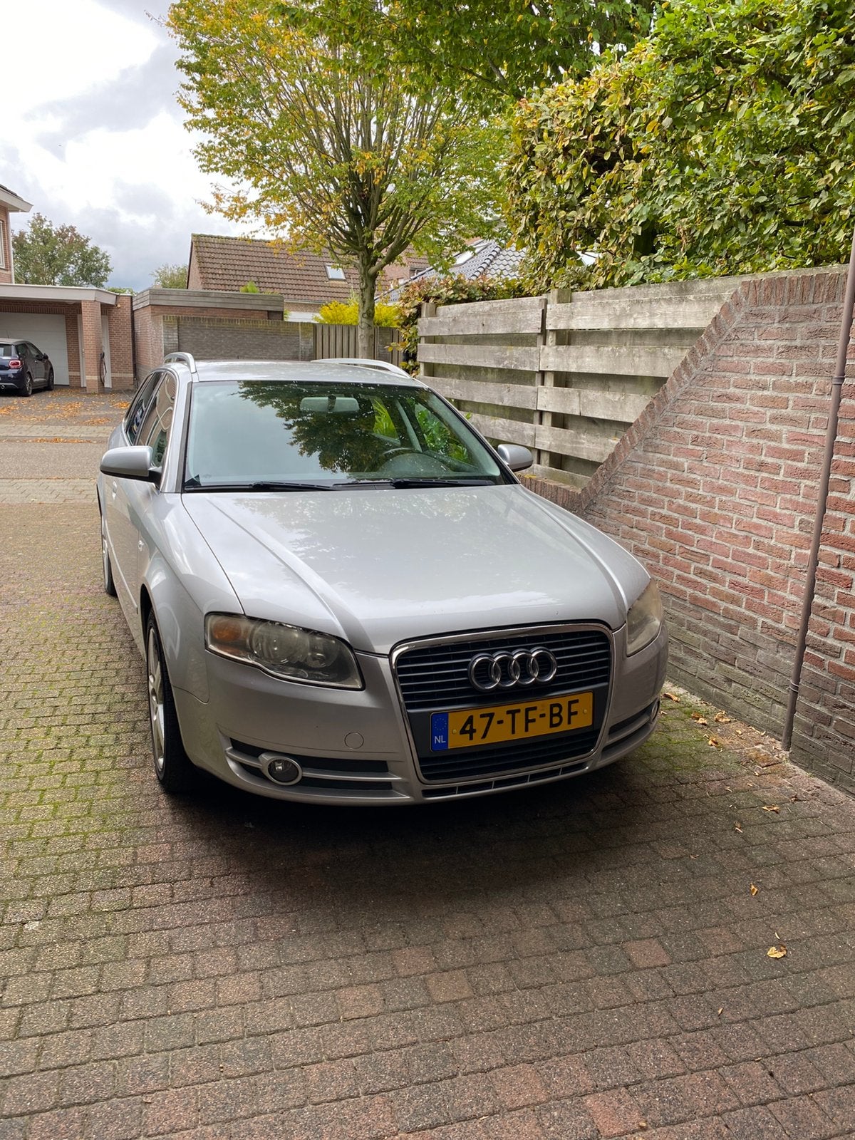 Audi A4 2.0 96KW Avant 2006 Grijs, Auto's, Voorwielaandrijving, Adaptive Cruise Control, 730 kg, 4 cilinders