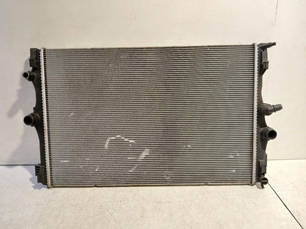 Radiateur Mercedes-Benz CLA, Onderdelen@venauto.nl, Van der Ven Autorecycling B.V., Gebruikt, Ettenseweg 76, 4706 PB Roosendaal, The Netherlands