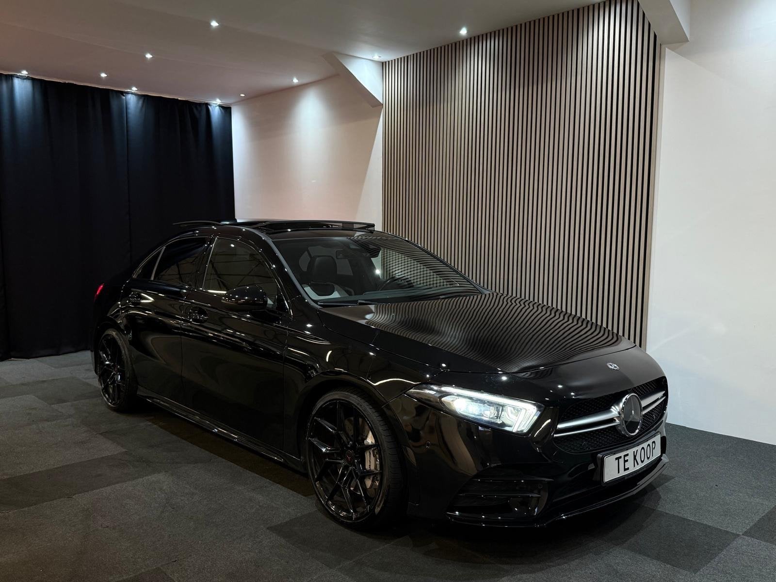 Mercedes-Benz A-klasse AMG 35 4MATIC Pano BI color Leer Came, Auto's, Automaat, Dealer onderhouden, Gebruikt, Euro 6