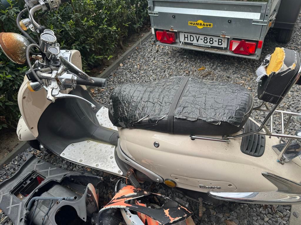 Retro scooter - Klusproject met afgebroken uitlaat, Ophalen, Gebruikt