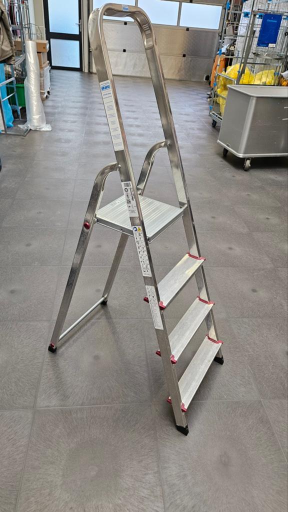 Krausse huishoudtrap met 4 treden, Doe-het-zelf en Verbouw, Ladders en Trappen, Ophalen, Gebruikt, Trap, Minder dan 2 meter