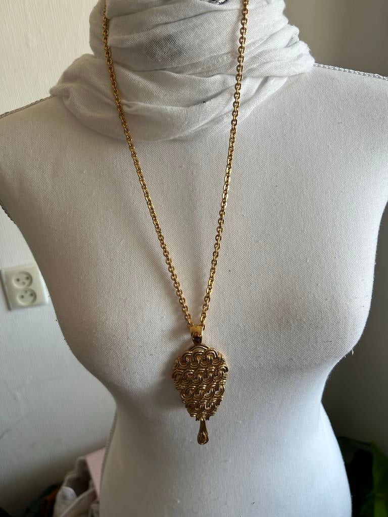 Vintage Monet ketting met hanger, Ophalen of Verzenden, Zo goed als nieuw, Goud, Overige materialen
