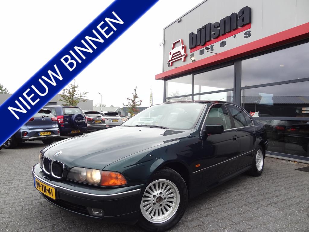 BMW 5 Serie 523i Executive | NL-AUTO | HISTORIE AANWEZIG | N, Auto's, Oldtimers, Bedrijf, Te koop, ABS, Airbags, Airconditioning