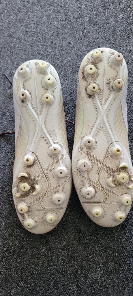 Kipsta voetbalschoenen maat 40 - kunnen nog een ronde mee, Ophalen, Gebruikt, Schoenen