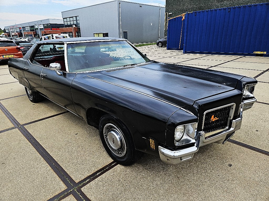Oldsmobile Ninety Eight LPG Wegenbelastingvrij ! apk VRIJ !, Auto's, Automaat, 8 cilinders, Zwart, Sedan