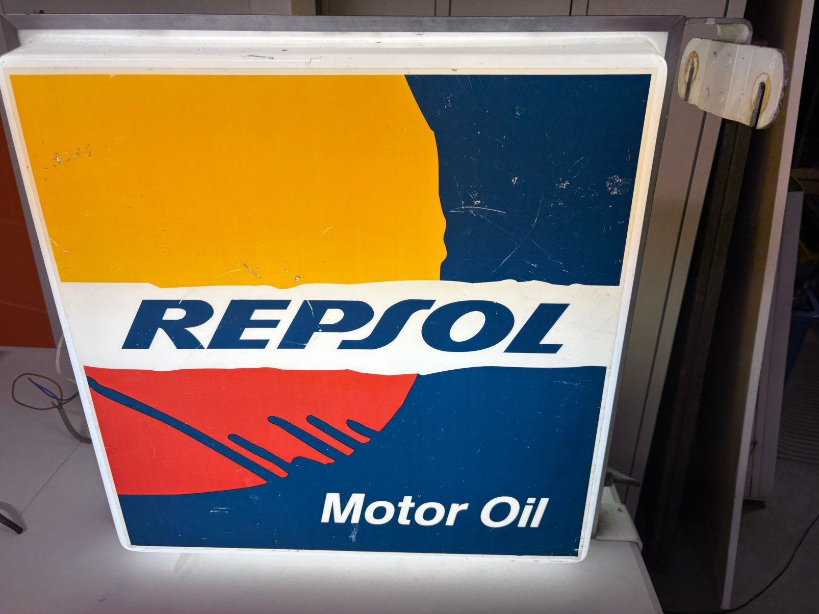 Repsol motorolie lichtbak, Ophalen, Gebruikt, Lichtbak of (neon) lamp