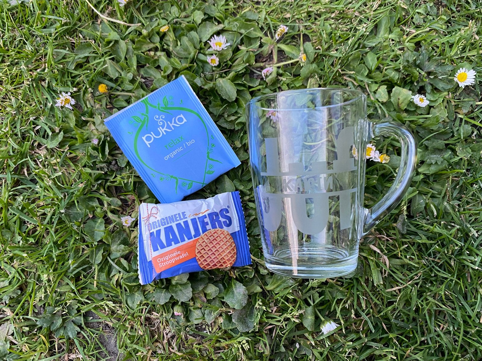 Gepersonaliseerd theeglas 'Juf' - Einde schooljaar cadeau, Nieuw, Ophalen of Verzenden, Meerkleurig, Glas