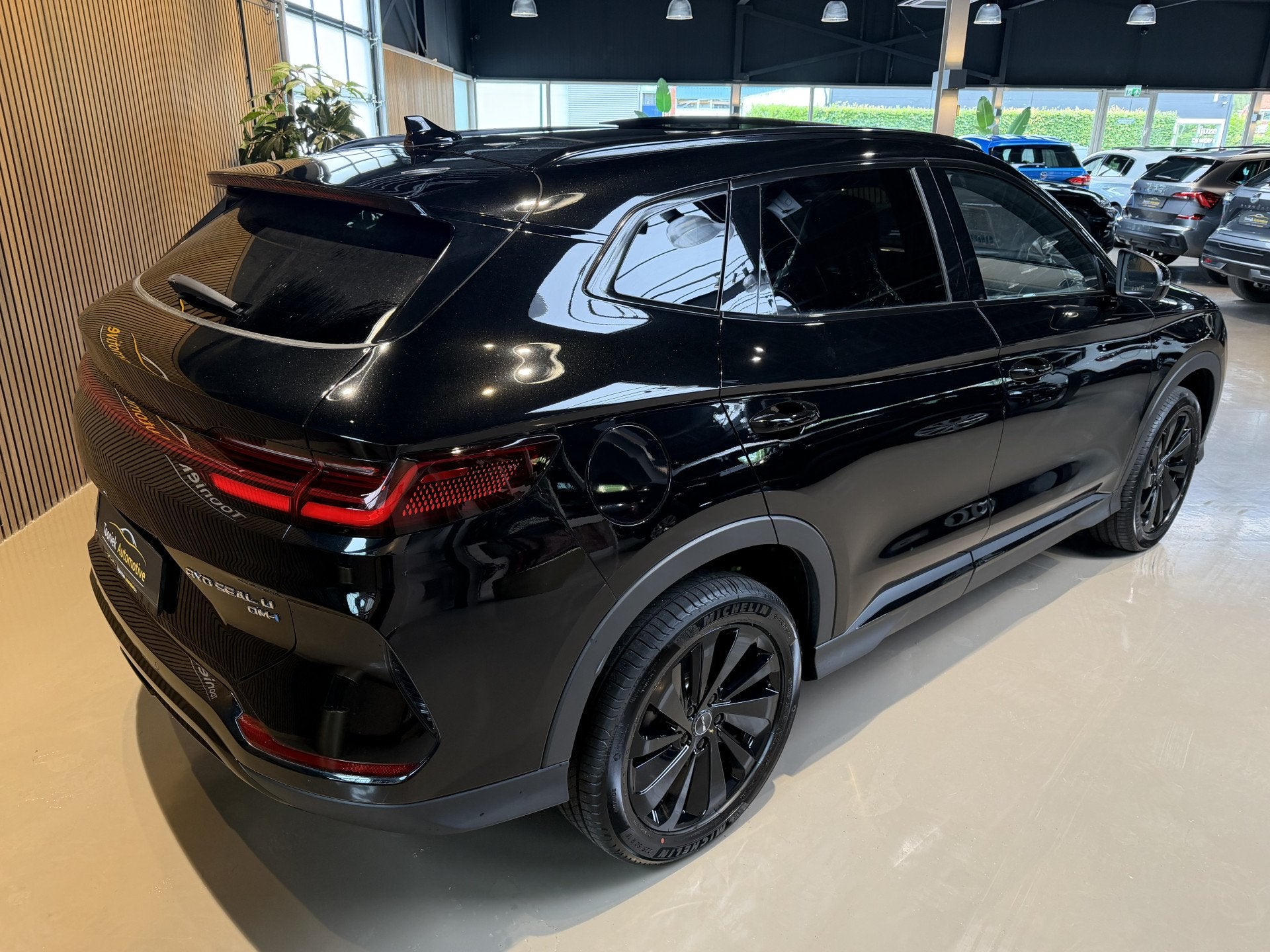 BYD SEAL U 1.5 DM-i FWD Boost | BLACK EDITION | | panoramada, Seal U, 4 cilinders, Met garantie (alle), Zwart