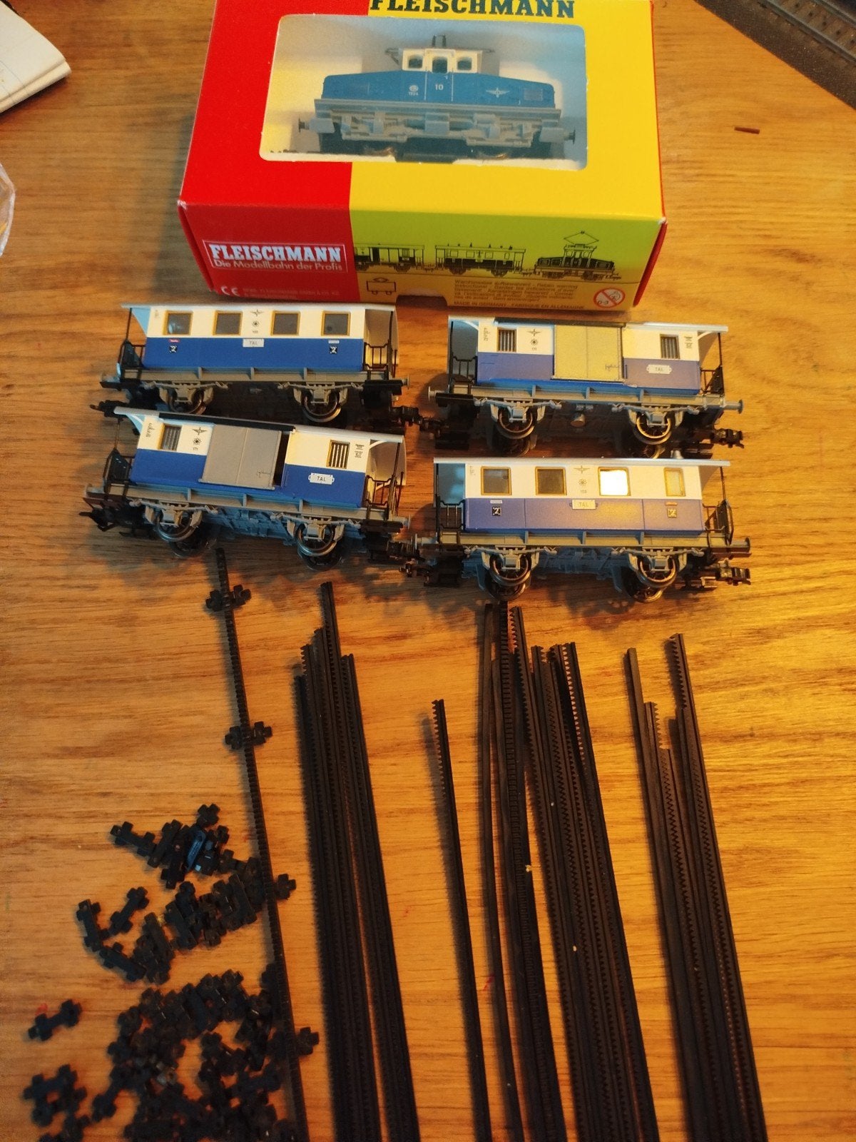 Fleischmann tandrad Treinset met Locomotief en Wagons, Hobby en Vrije tijd, Treinset, Gelijkstroom, Fleischmann, Nieuw