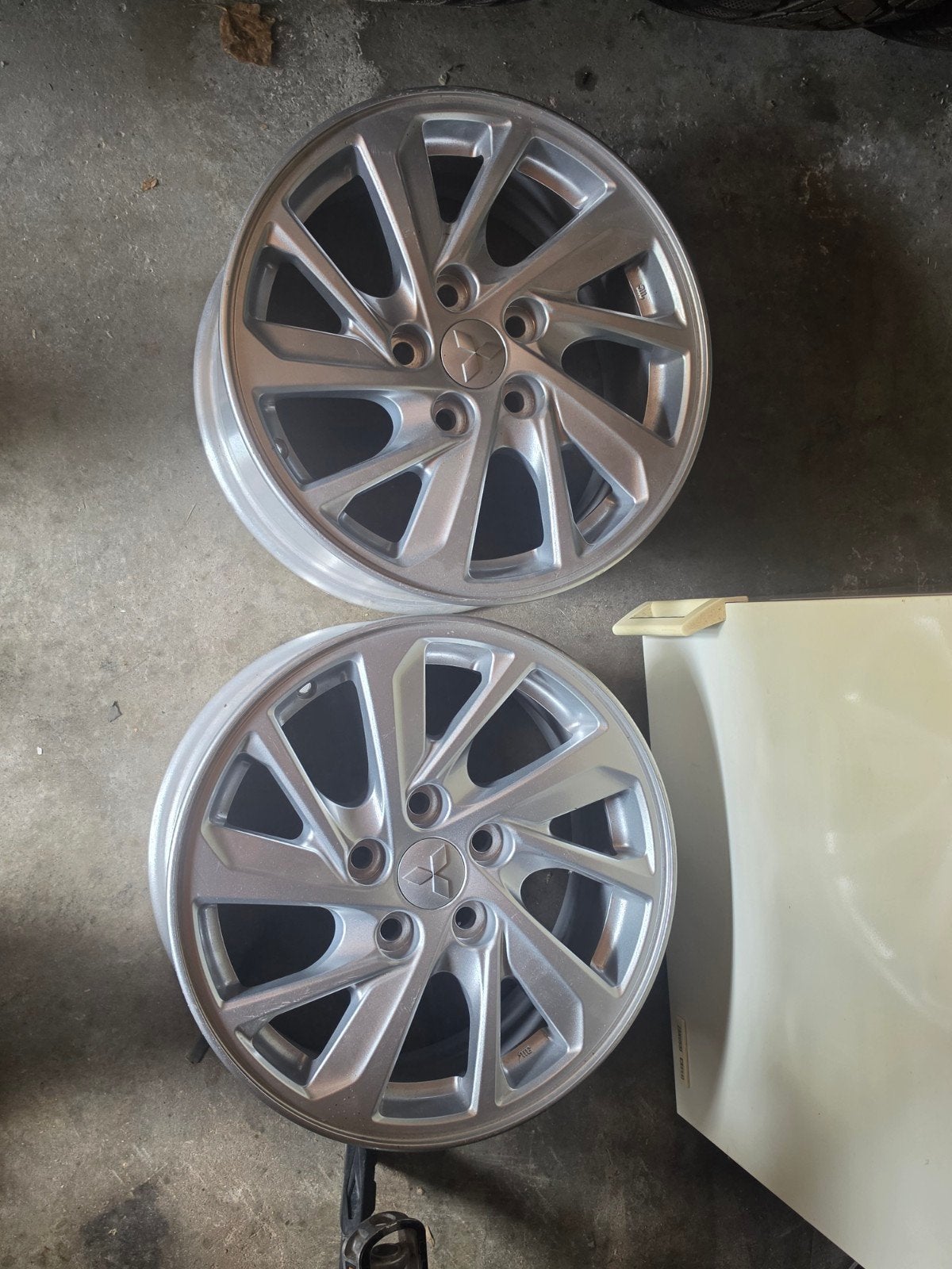 2x Originele 16 inch Mitsubishi velgen (Eclipse Cross / ASX), Ophalen