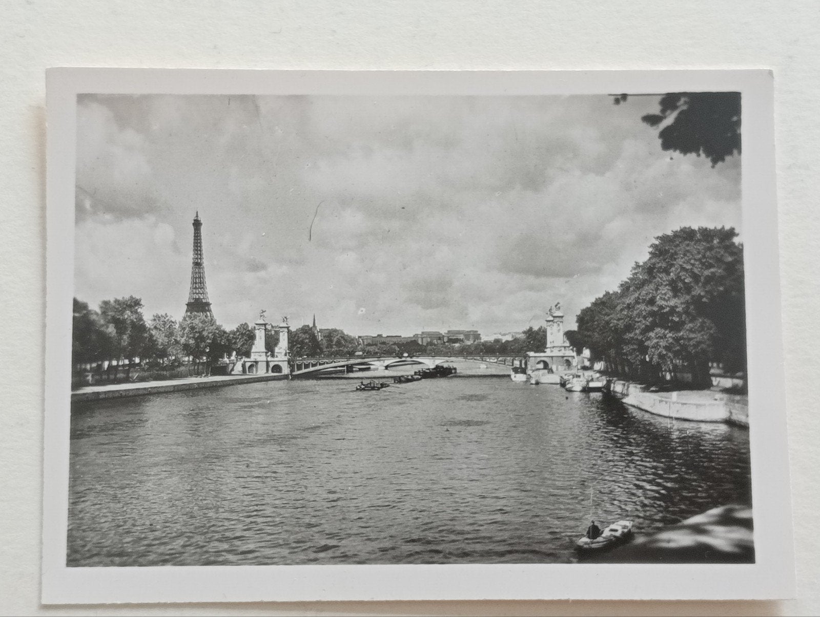 Parijs Eiffeltoren, Seine bij Alexander III brug jaren 40-60, Verzamelen, Ophalen of Verzenden