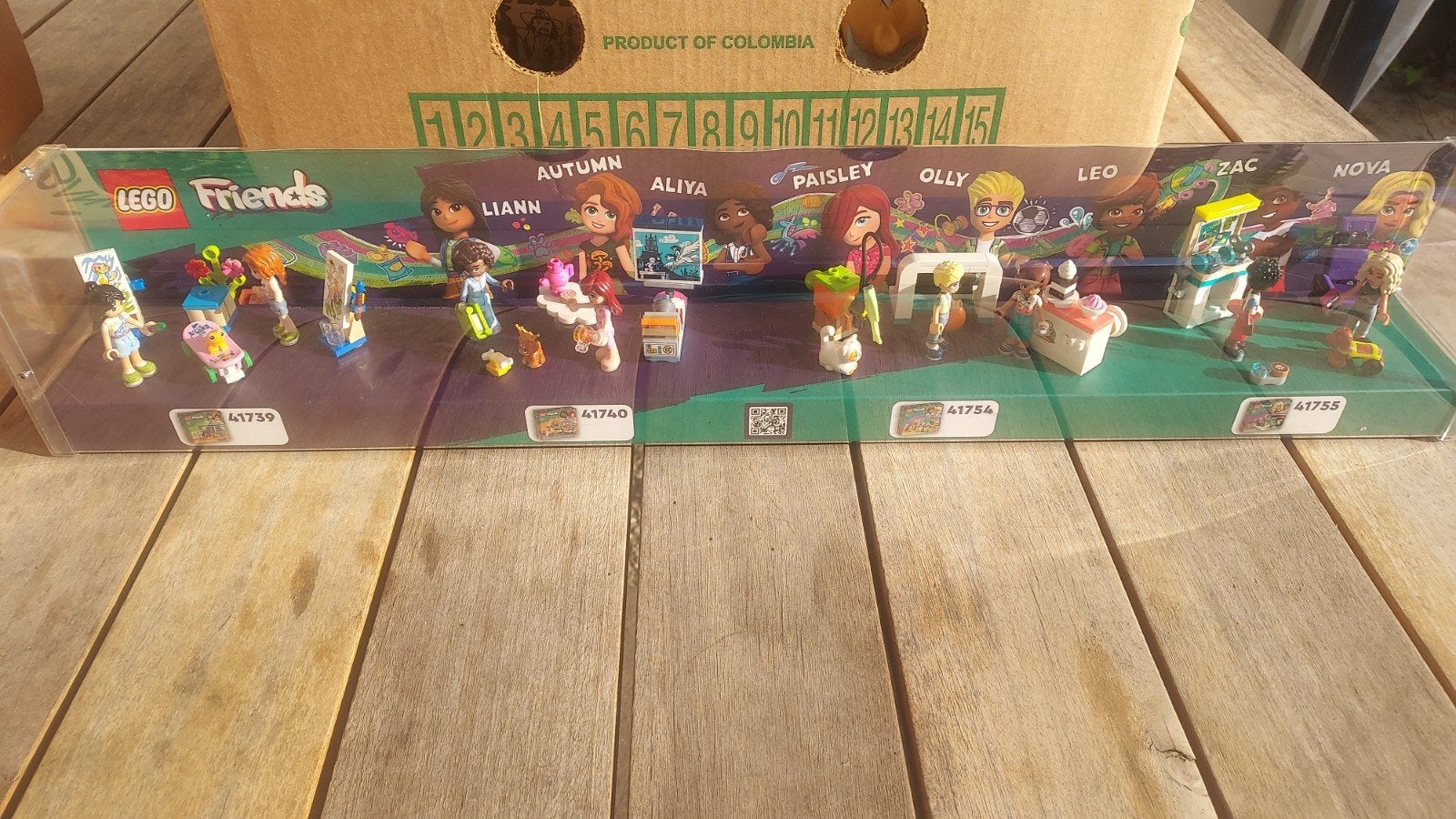Lego Friends Display met diverse figuren en sets, Ophalen of Verzenden, Zo goed als nieuw