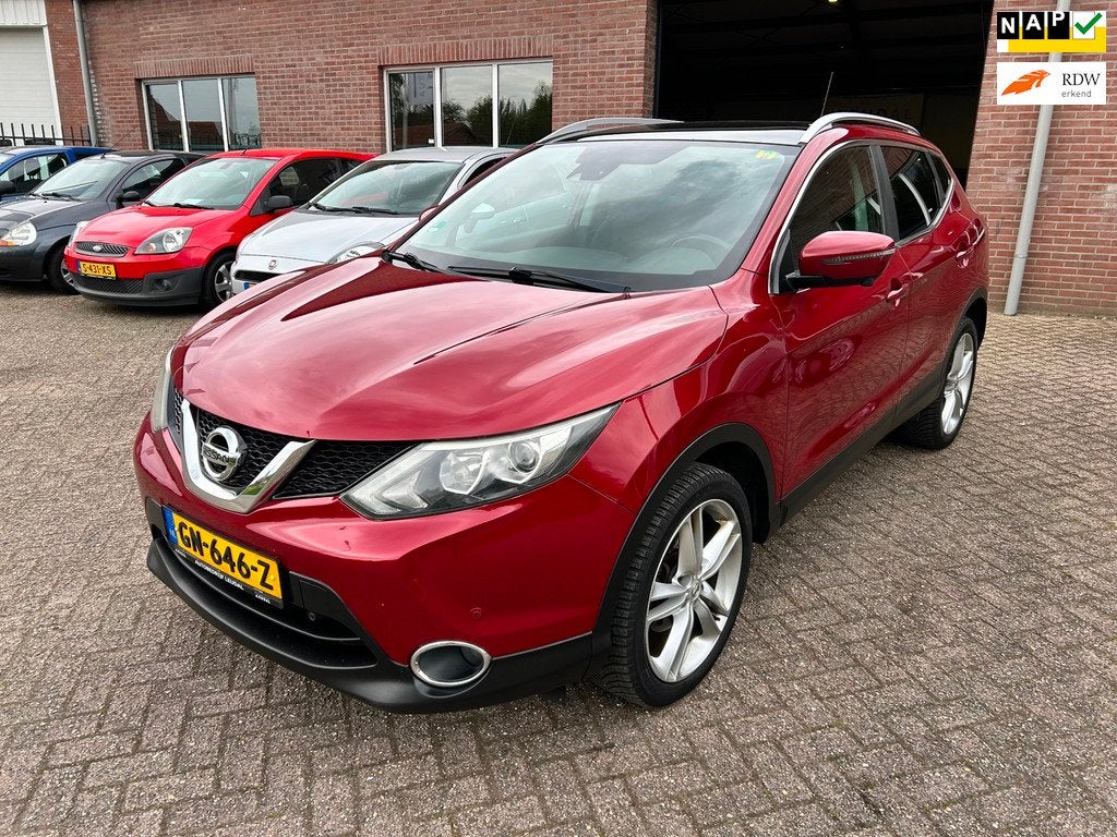 Nissan Qashqai 1.6 Connect Edition // Camera’s // Panorama, Auto's, Nissan, Voorwielaandrijving, 1618 cc, Gebruikt, Euro 6