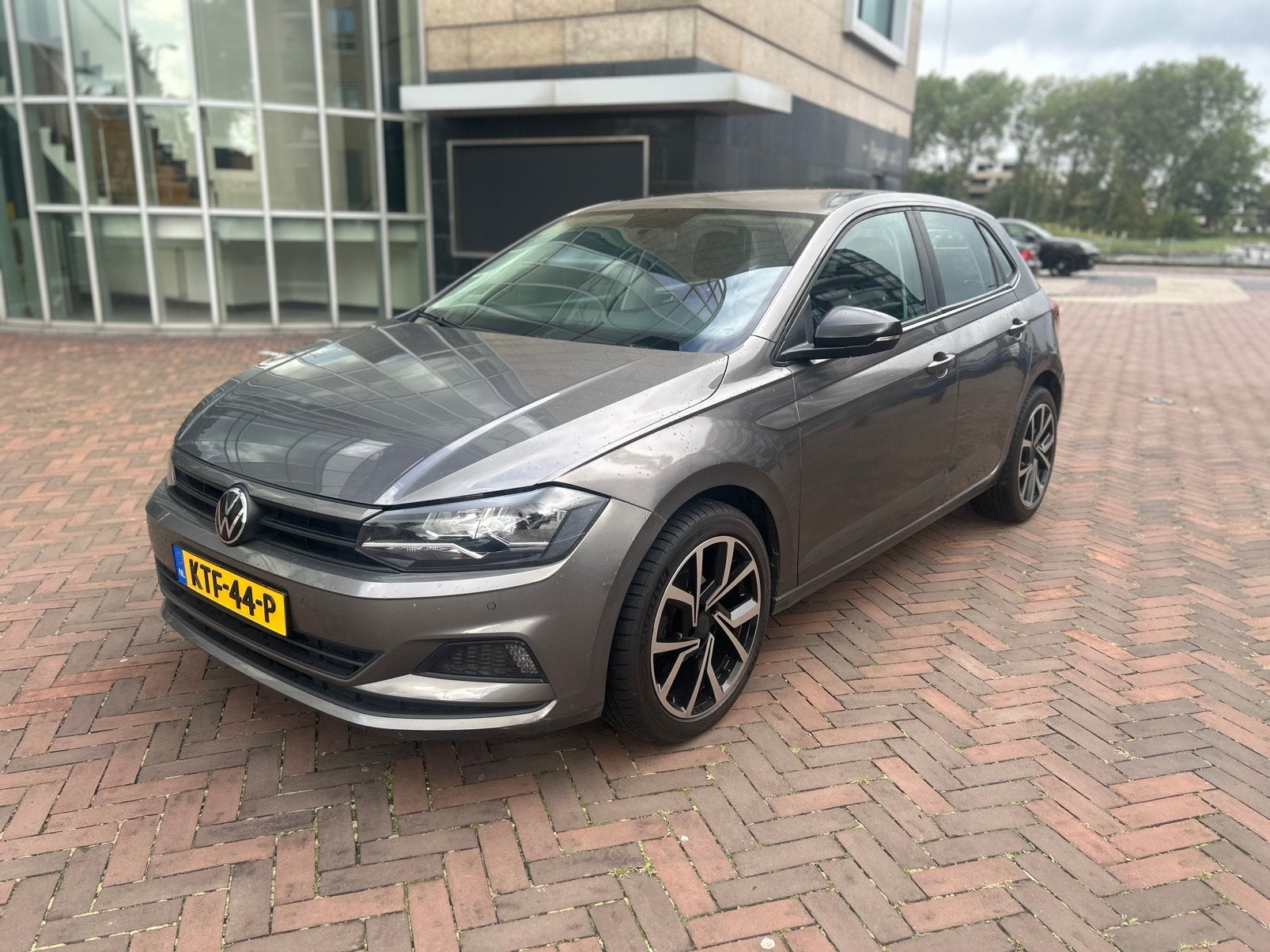 Volkswagen Polo 1.0  2021 Grijs, Auto's, Voorwielaandrijving, Handgeschakeld, Particulier, 3 cilinders