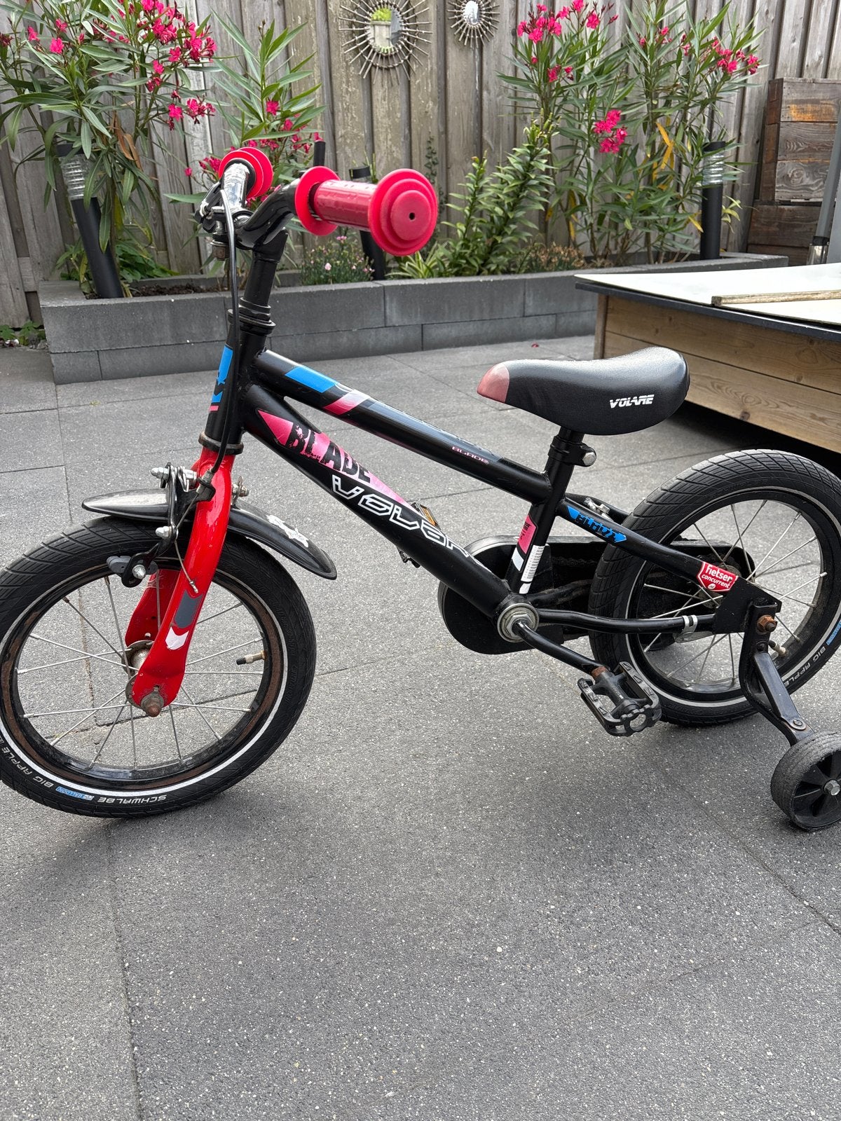 Volare Blade kinderfiets 14 inch met zijwieltjes, Ophalen, Zijwieltjes, Gebruikt, Velgrem