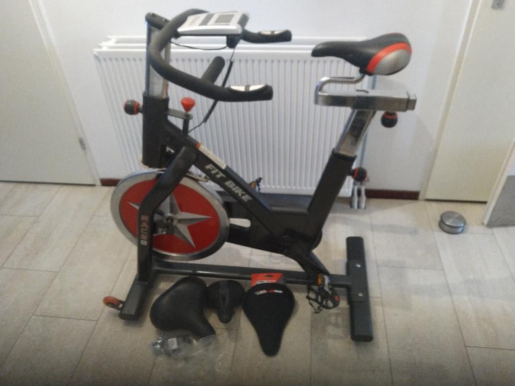 Race8 Spin bike home trainer met riem, als nieuw!, Ophalen, Nieuw, Metaal, Benen