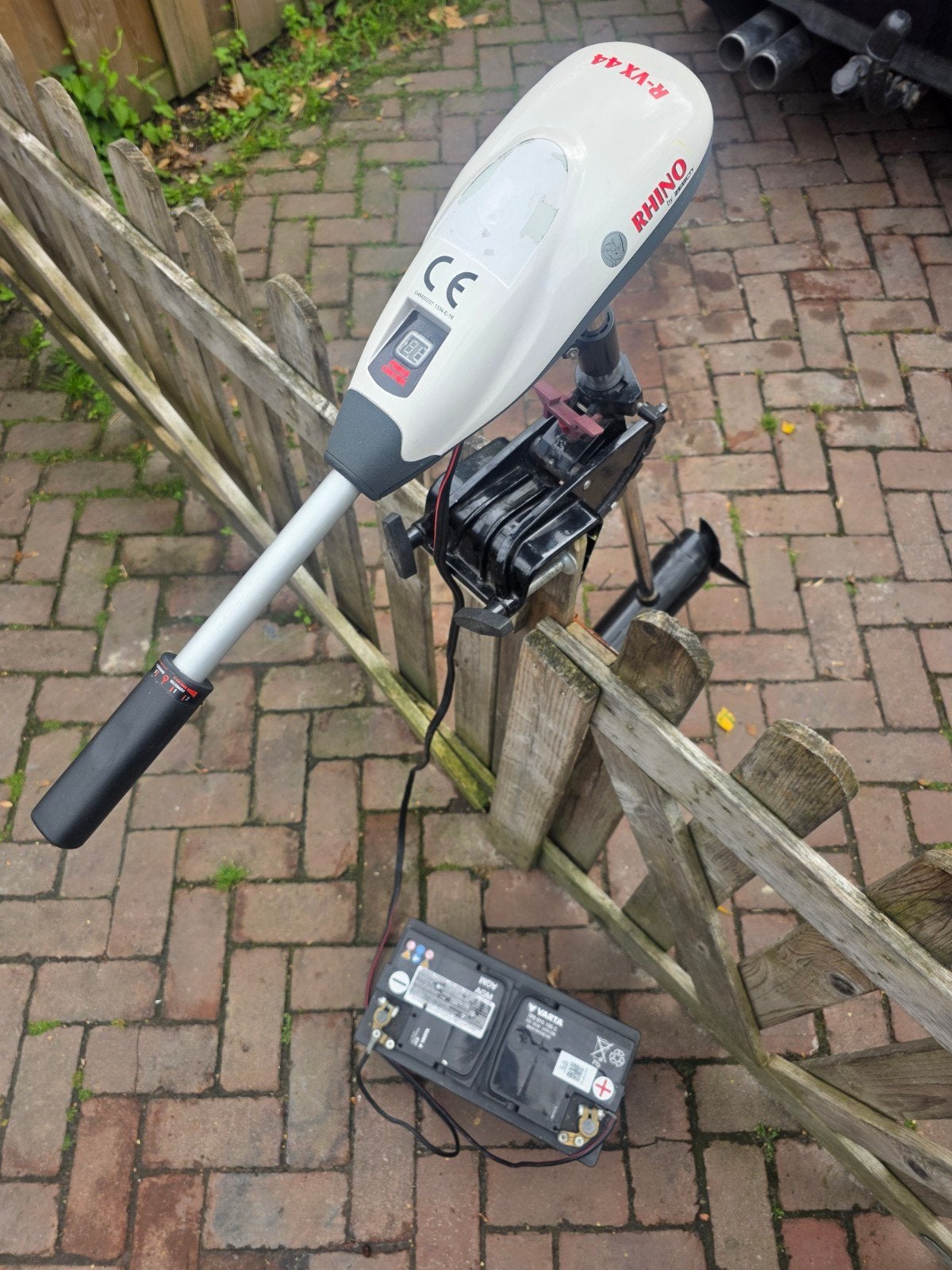 Rhino R-VX 44 elektromotor met Varta accu, Watersport en Boten, Ophalen of Verzenden, Gebruikt, Motor en Techniek