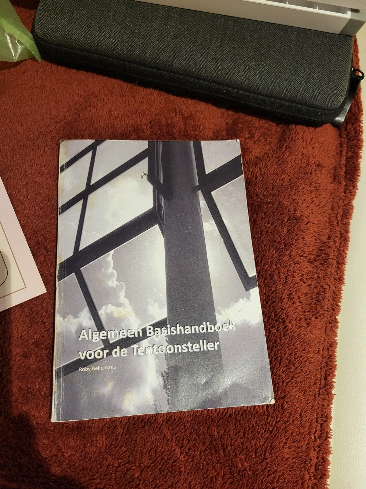 Basishandboek voor de Tentoonsteller - Roby Belleman, Gelezen, Roby Bellemans, Ophalen of Verzenden, MBO