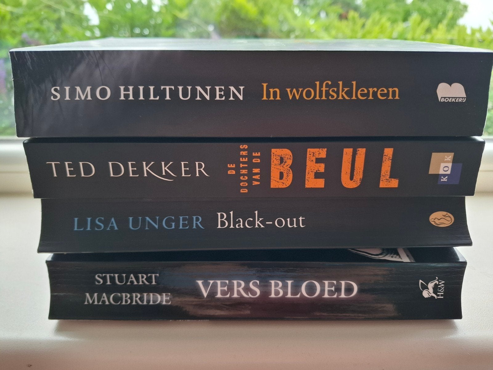 4 thrillers in zeer goede staat, Ophalen of Verzenden, Zo goed als nieuw, Simo Hiltunen, Ted Dekker, Lisa Unger, Stuart MacBride