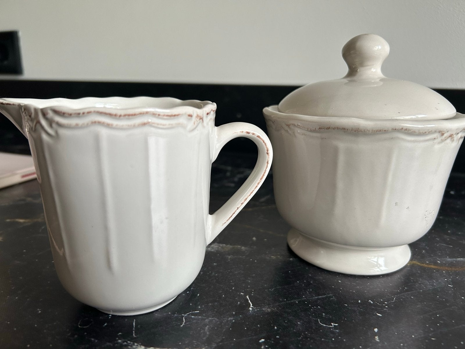Riverdale suikerpot en melkkan - Landelijk servies, Gebruikt, Overige merken, Keramiek, Overige typen
