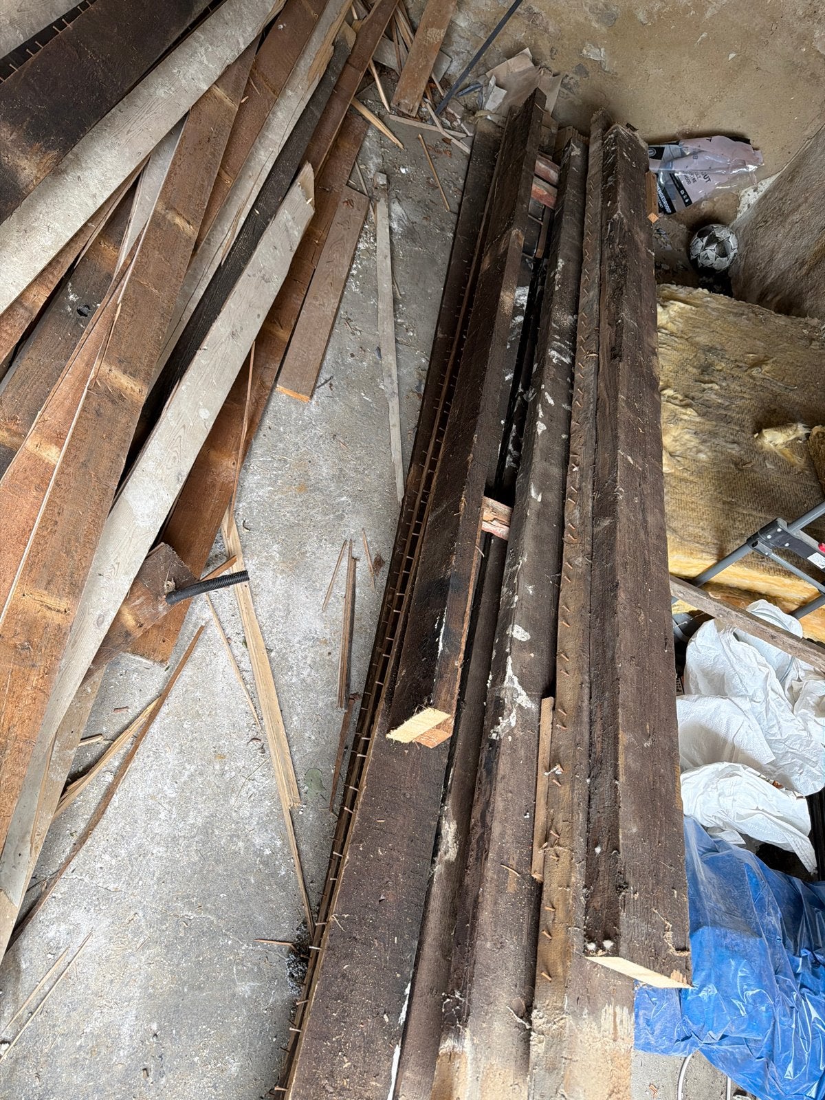 Diverse partij gebruikt hout: balken en planken, Gebruikt, Ophalen of Verzenden, Balk, Vuren