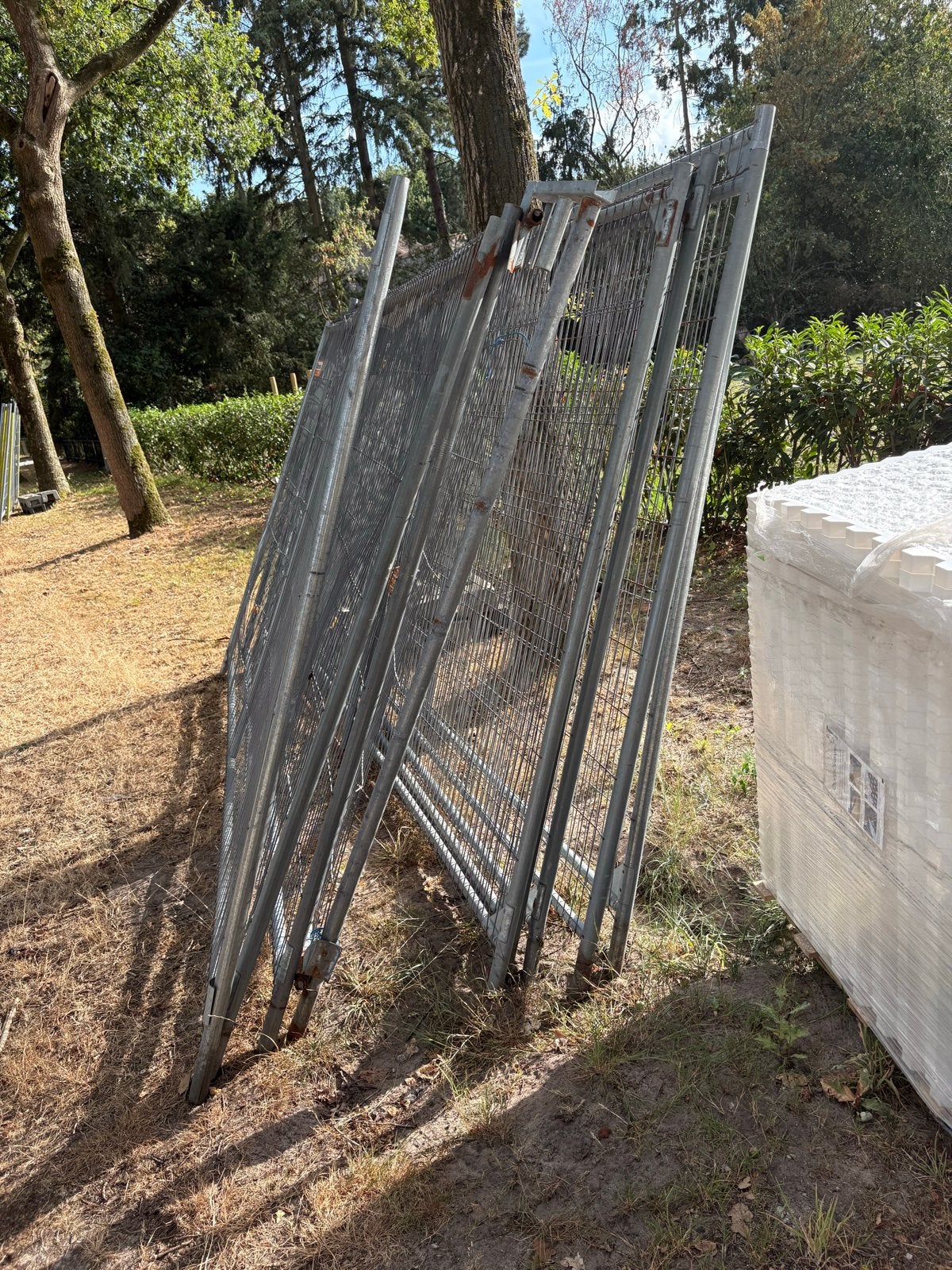Bouwhekken 15 stuks met betonvoeten - Gebruikt, Ophalen, Gebruikt, Overige typen, 2 tot 5 meter