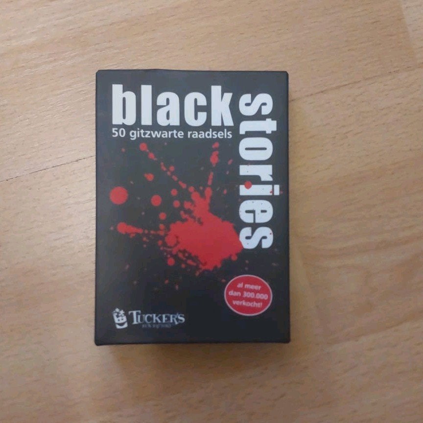 2x spel Black stories, Vijf spelers of meer, Ophalen of Verzenden, Zo goed als nieuw