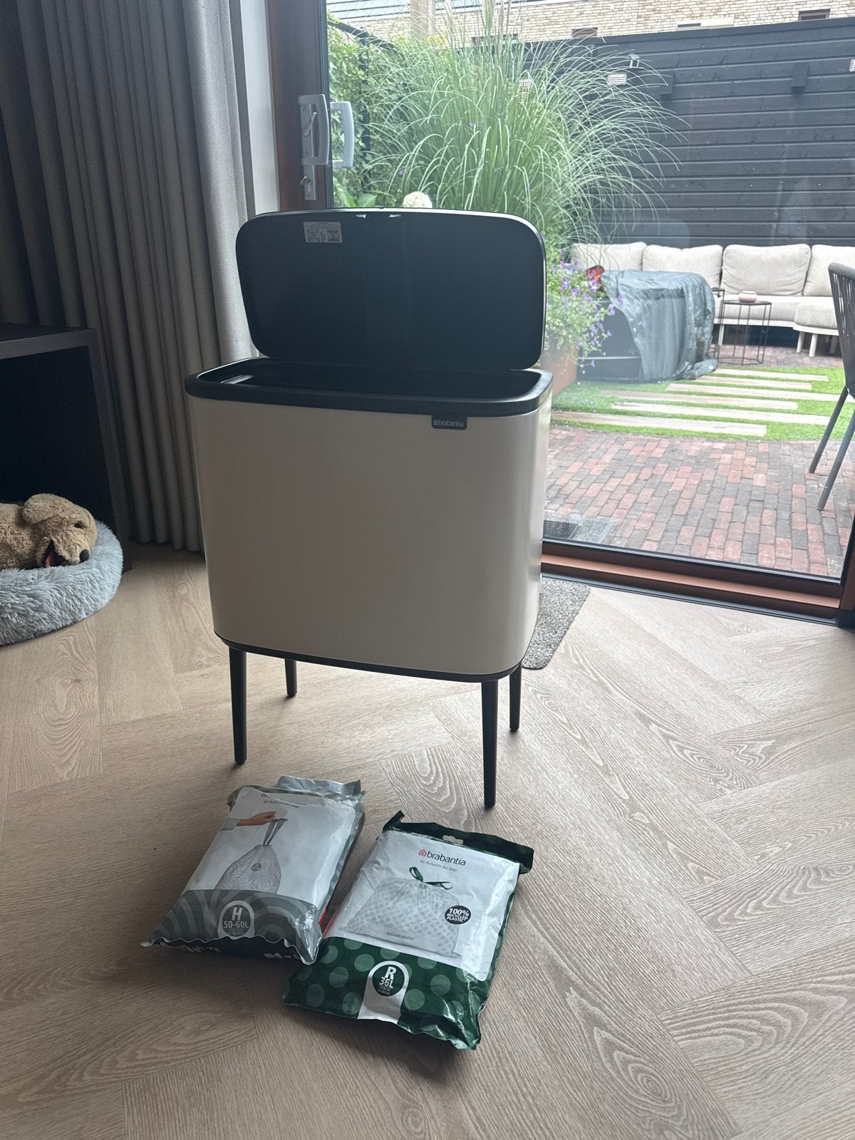 Brabantia Bo Touch Bin 36L - Zo goed als nieuw met zakken, Huis en Inrichting, Woonaccessoires | Prullenbakken, Ophalen, Zo goed als nieuw