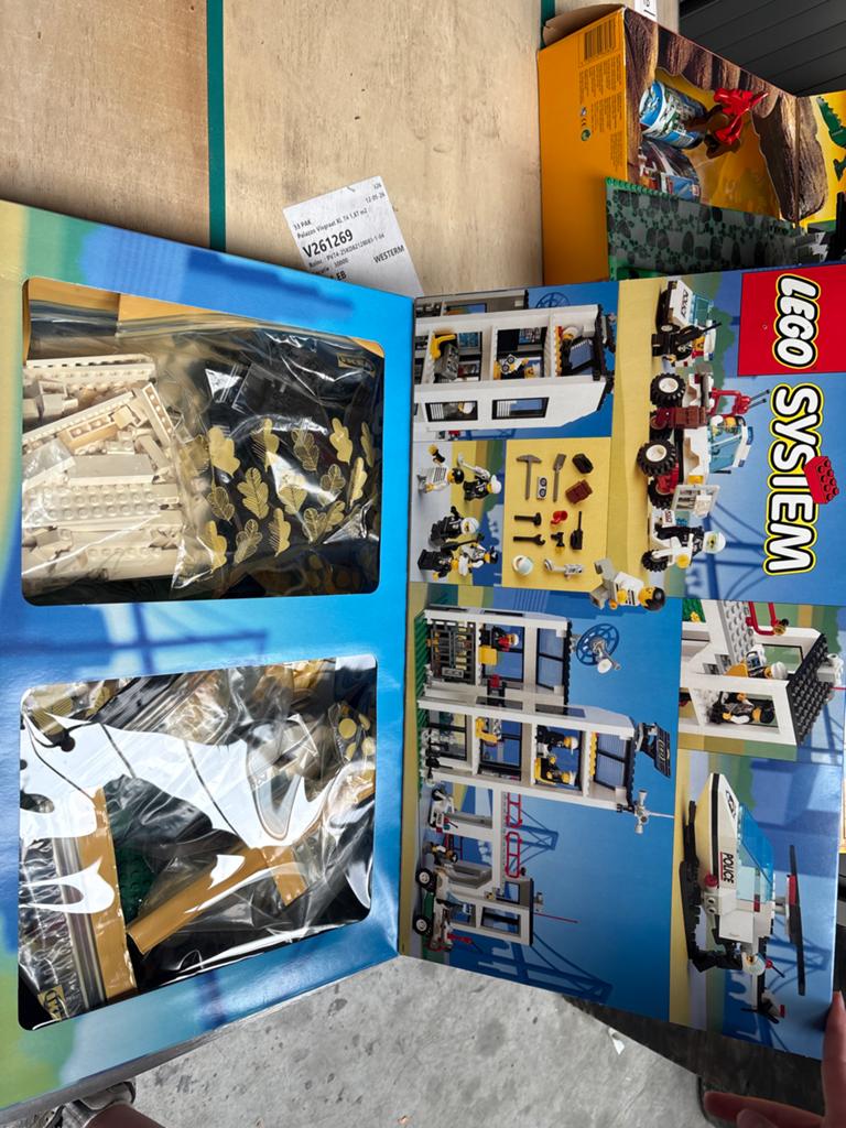 Lego 6398 Politiebureau - Compleet met doos en instructies, Kinderen en Baby's, Speelgoed | Duplo en Lego, Lego, Ophalen of Verzenden
