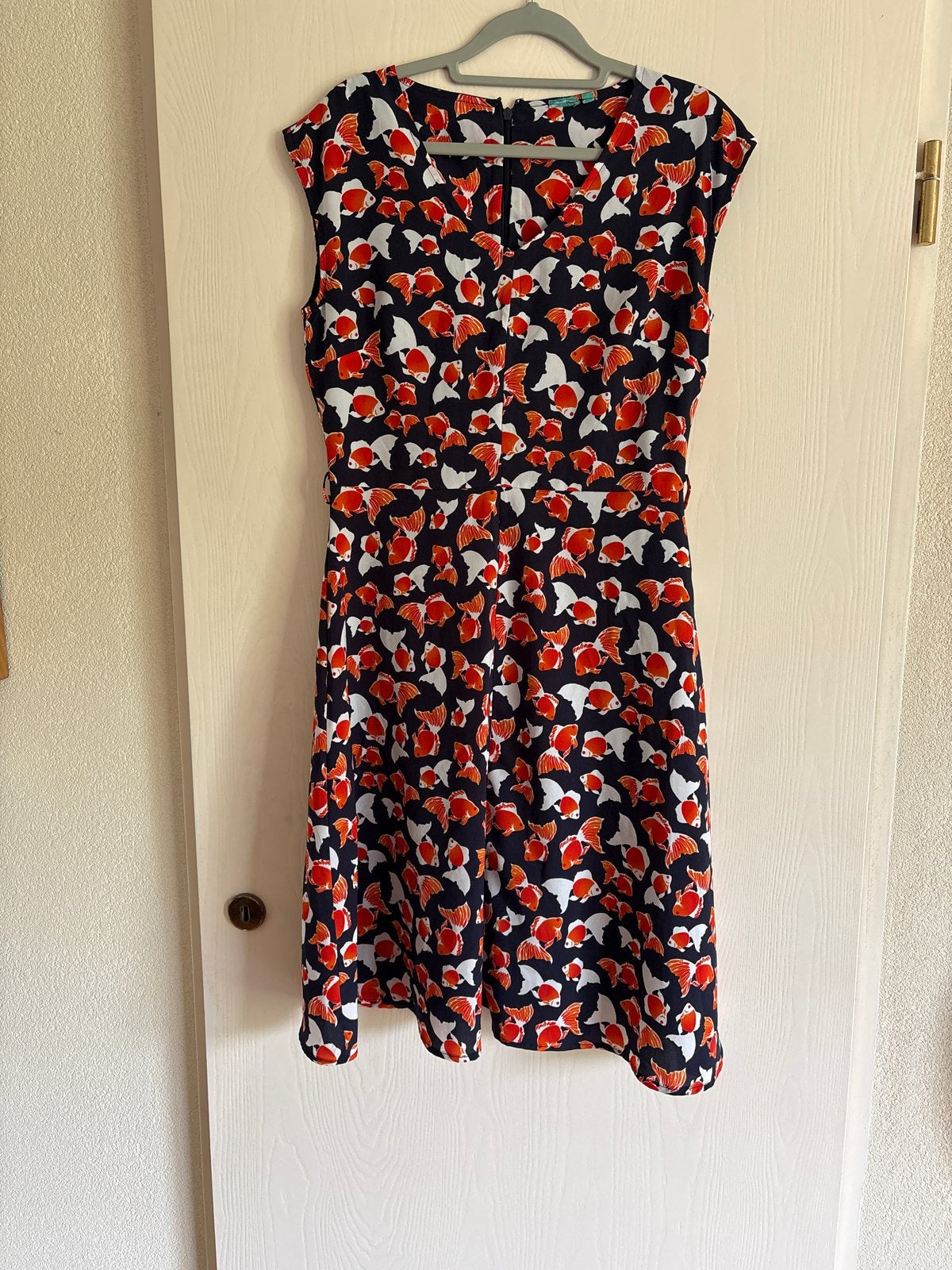 Oranje jurk voor WK? jurkje met oranje vissen/ goudvissen., Maat 38/40 (M), Oranje, Ophalen of Verzenden, Knielengte