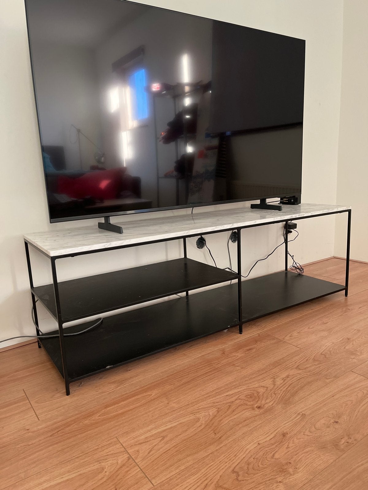 Tv-meubel met zwaar marmeren blad140 x 45 cm, Huis en Inrichting, Gebruikt, 150 tot 200 cm, Ophalen of Verzenden, Minder dan 100 cm