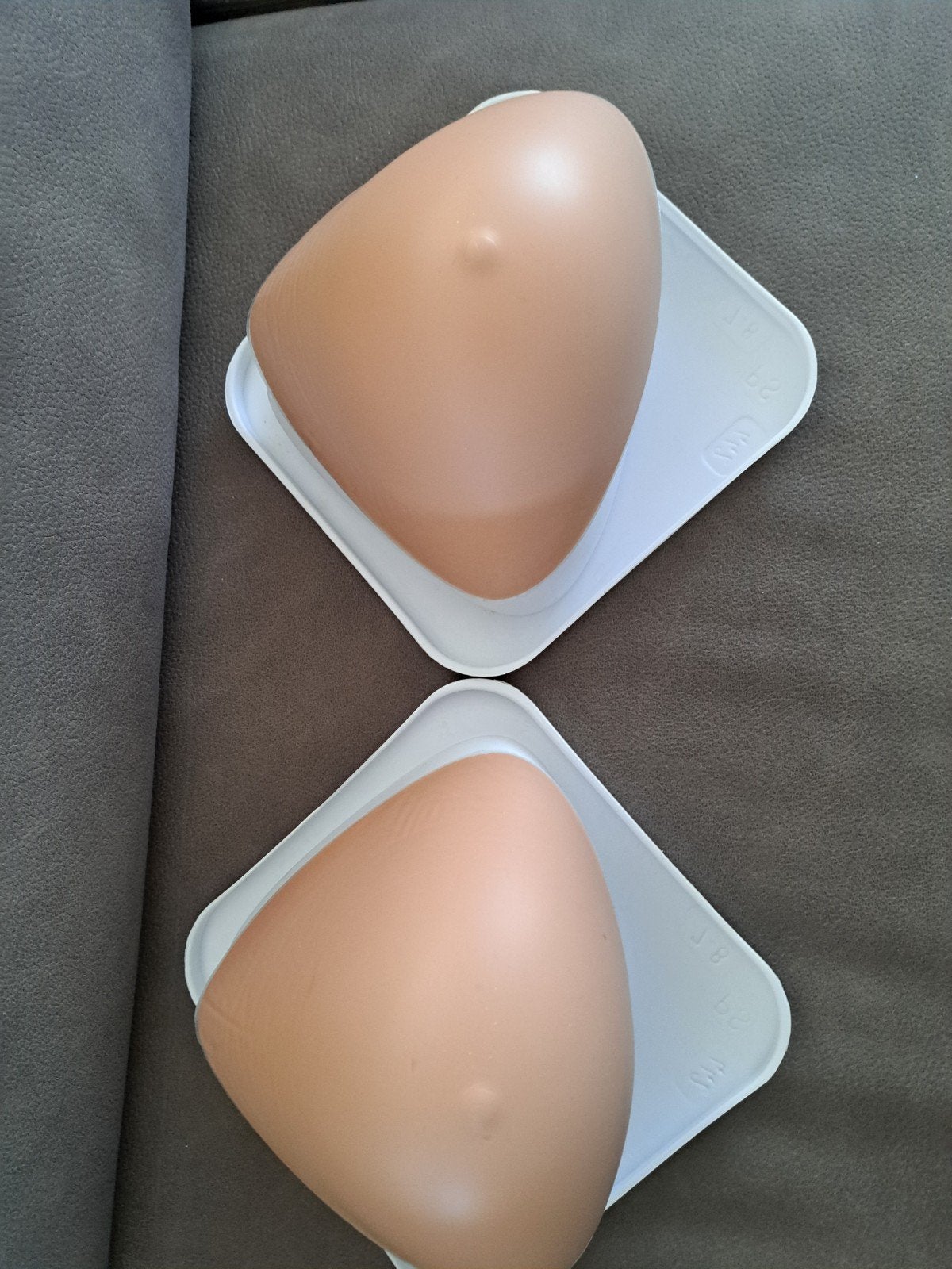 Borstprothese 2x mt 8  Amoena Essential Light 2s, Ophalen of Verzenden, Grijs, BH