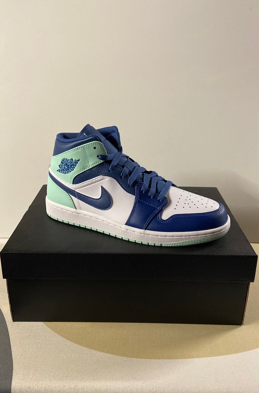 Air Jordan 1 Mid Mint Foam 43, Ophalen of Verzenden, Nieuw, Overige kleuren