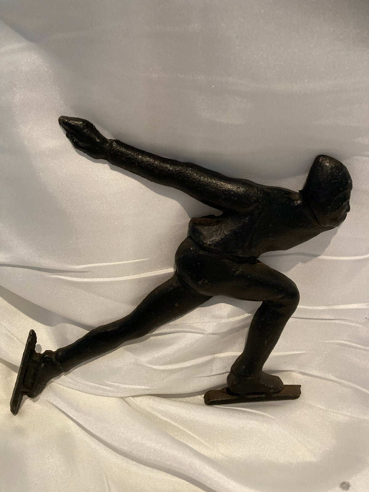 Vintage gietijzeren schaatser beeldje ontwerp Nico Vlemmix, Ophalen of Verzenden, Zo goed als nieuw, Mens