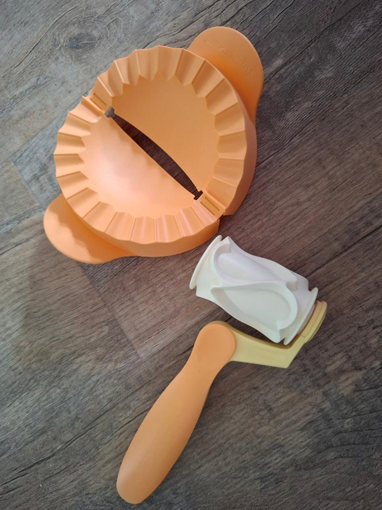 Tupperware hapjesmaker + koekjesroller / deegroller, Ophalen of Verzenden, Zo goed als nieuw, Overige typen