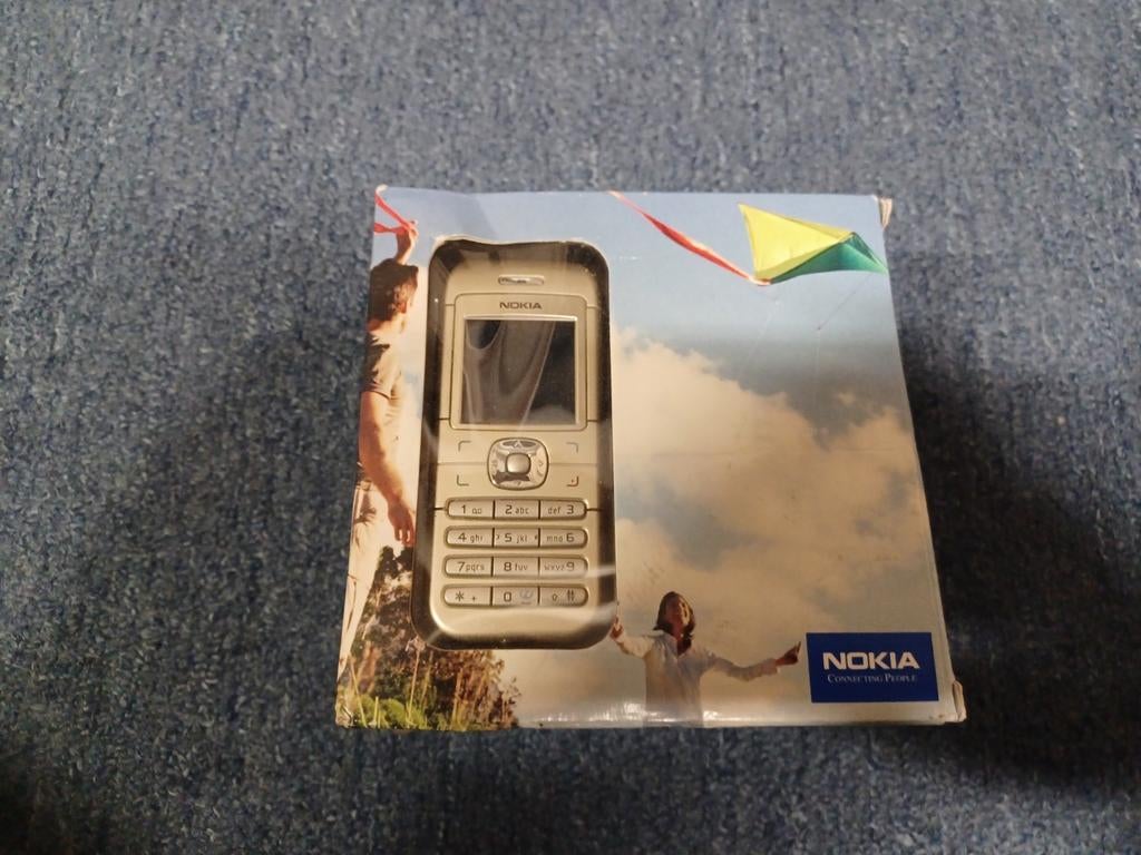 Zeldzame Nokia 6030 gold zgan in doos, Telecommunicatie, Mobiele telefoons | Hoesjes en Frontjes | Nokia, Zo goed als nieuw, Ophalen of Verzenden
