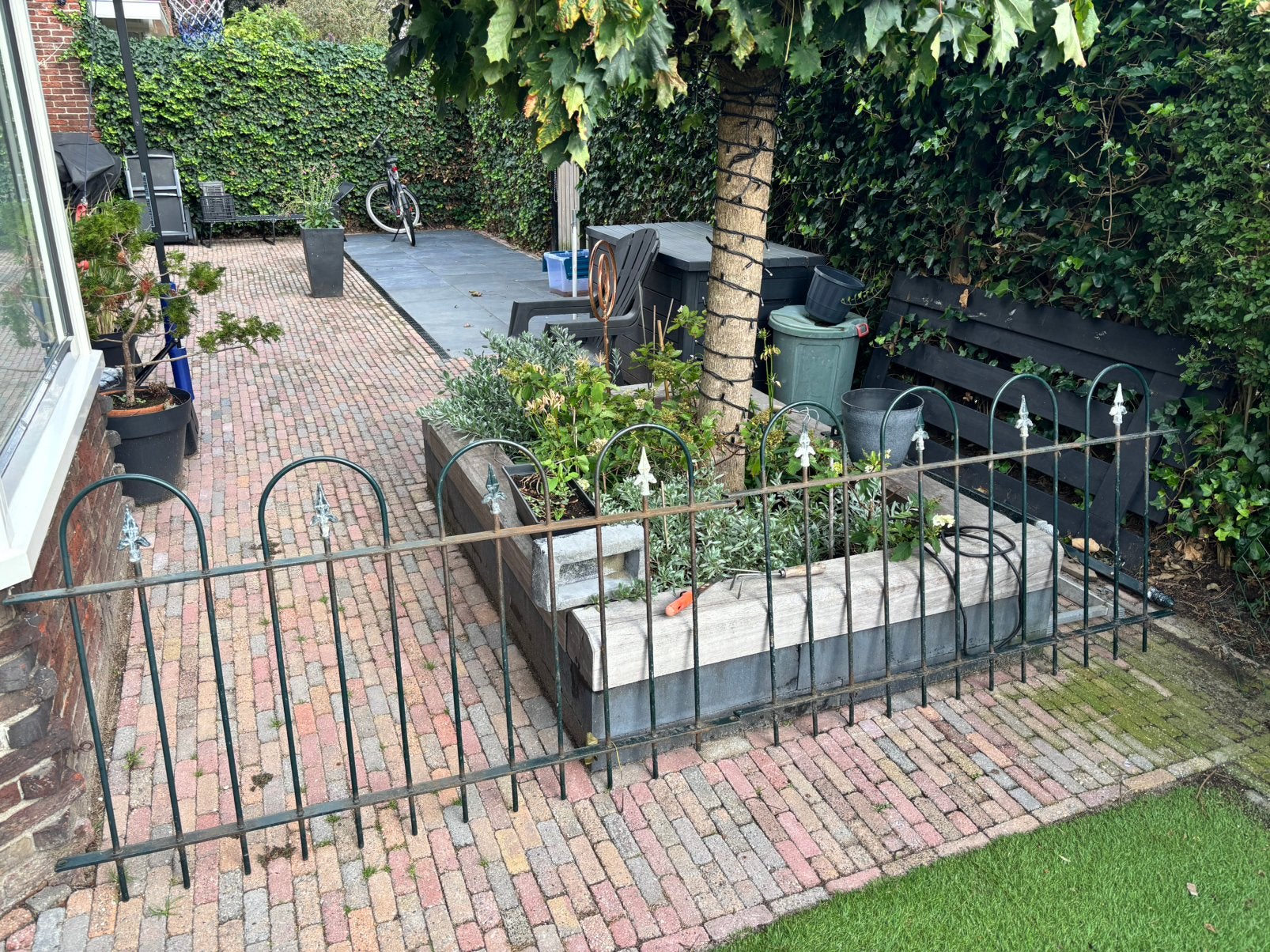 Gietijzer hekwerk met poort, Ophalen, Met poort, Zo goed als nieuw, Sierhekwerk