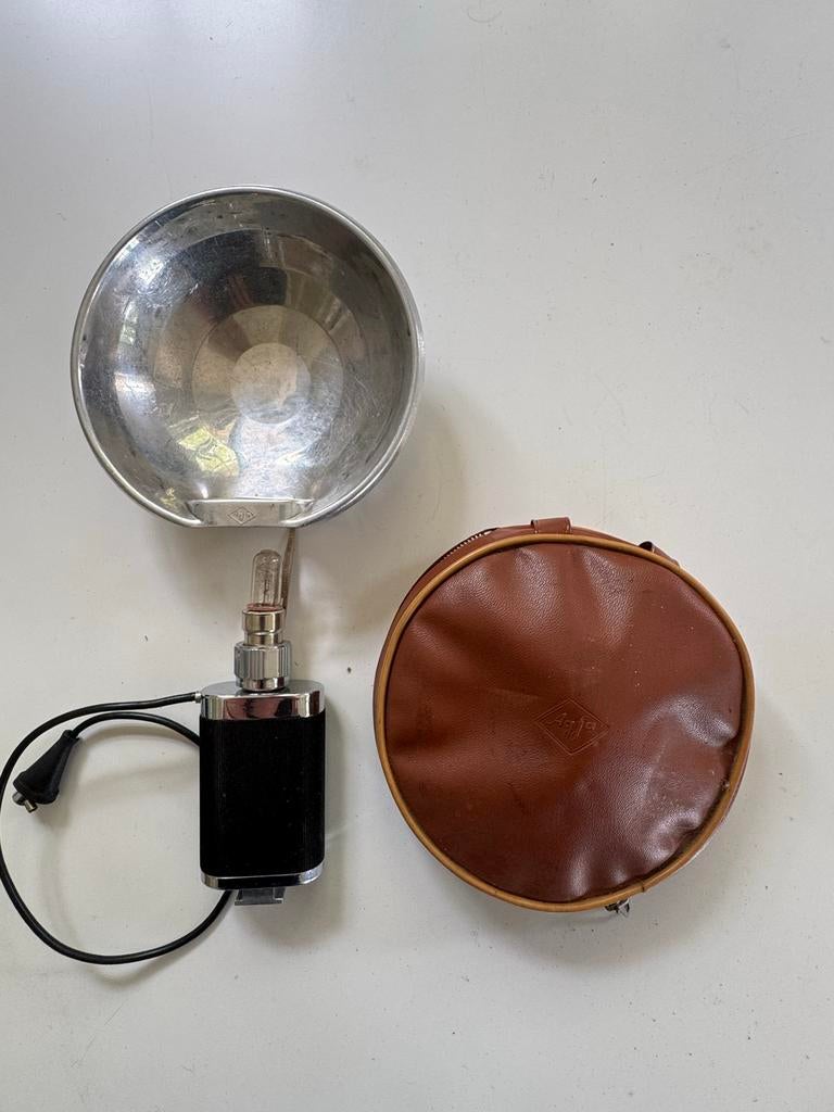 Vintage Agfa flitser met leren tasje, Ophalen, Gebruikt, Overige merken
