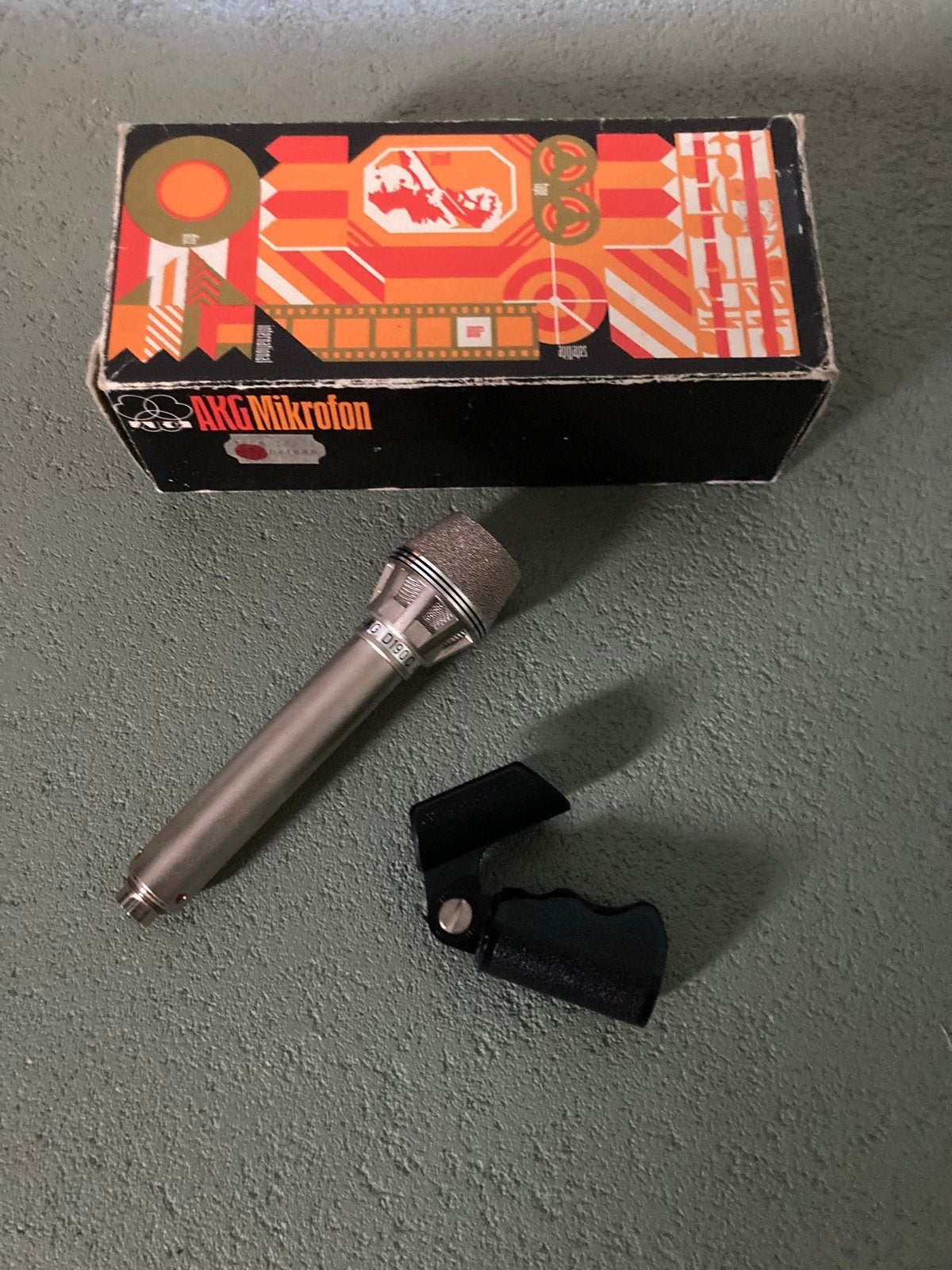 Vintage AKG D190 C Microfoon met originele doos, Muziek en Instrumenten, Microfoons, Ophalen of Verzenden, Gebruikt, Zangmicrofoon