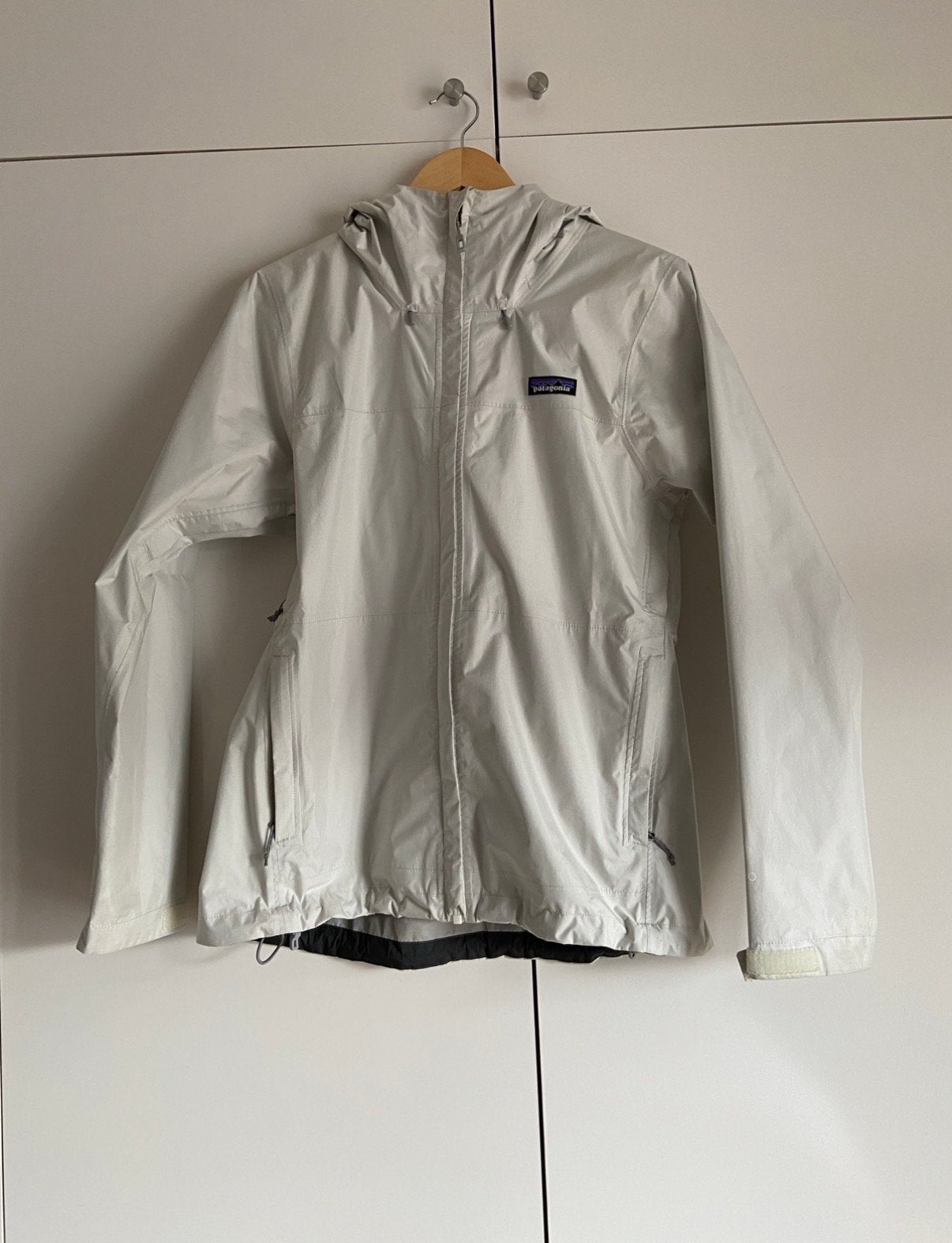 Patagonia torrentshell 3L regenjas dames M, Ophalen of Verzenden, Zo goed als nieuw, Maat 38/40 (M), Wit