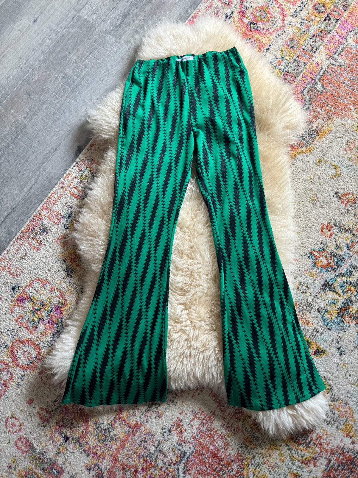 Groene broek met wijde pijpen maat M, Maat 38/40 (M), Ophalen of Verzenden, Lang, Gedragen