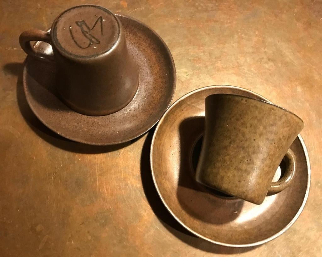 Vintage jaren 70 keramiek koffiekopjes met schotel, Antiek en Kunst, Ophalen of Verzenden