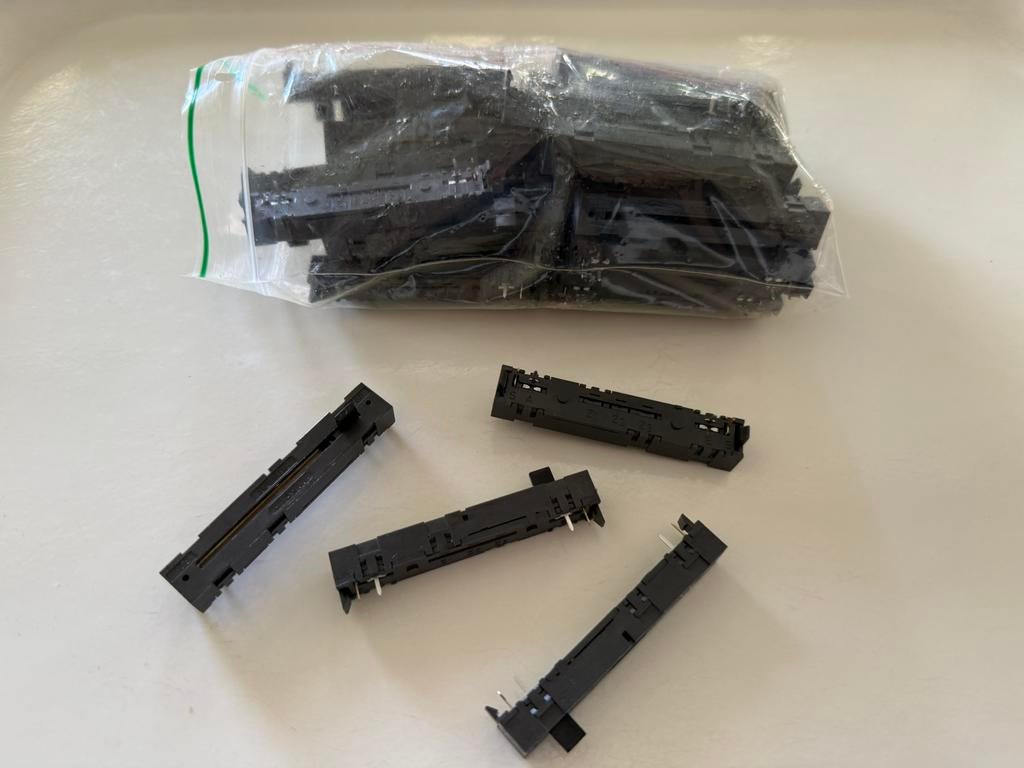 42x schuifpotmeter 100kΩ linear NOS, Ophalen of Verzenden, Nieuw