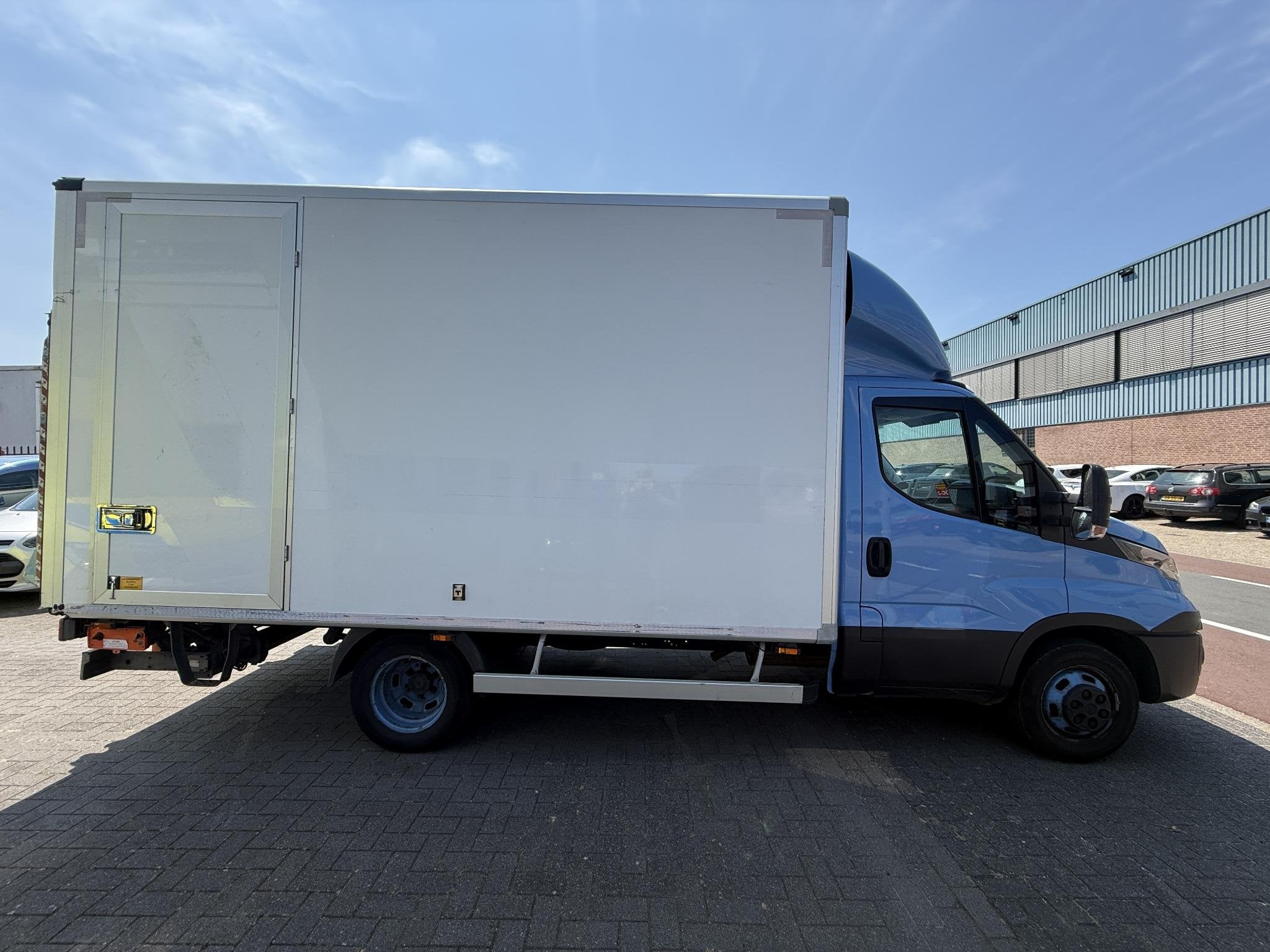 Iveco Daily 35C14 2.3 375 LAADKLEP EURO 6, Gebruikt, Iveco, Blauw, Bedrijf