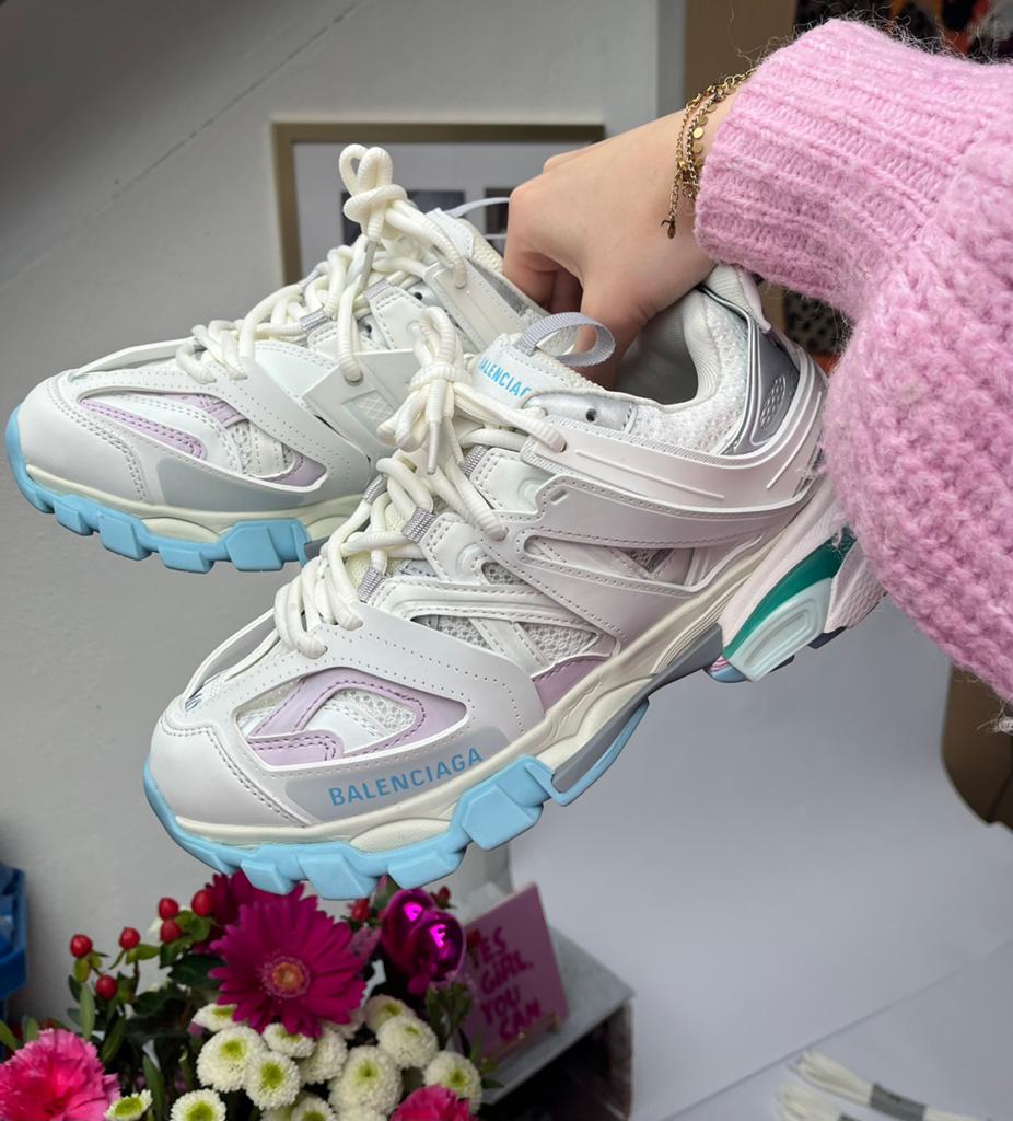Prachtige pastel kleurige sneakers, Kleding | Dames, Schoenen, Wit, Nieuw, Ophalen of Verzenden, Sneakers of Gympen