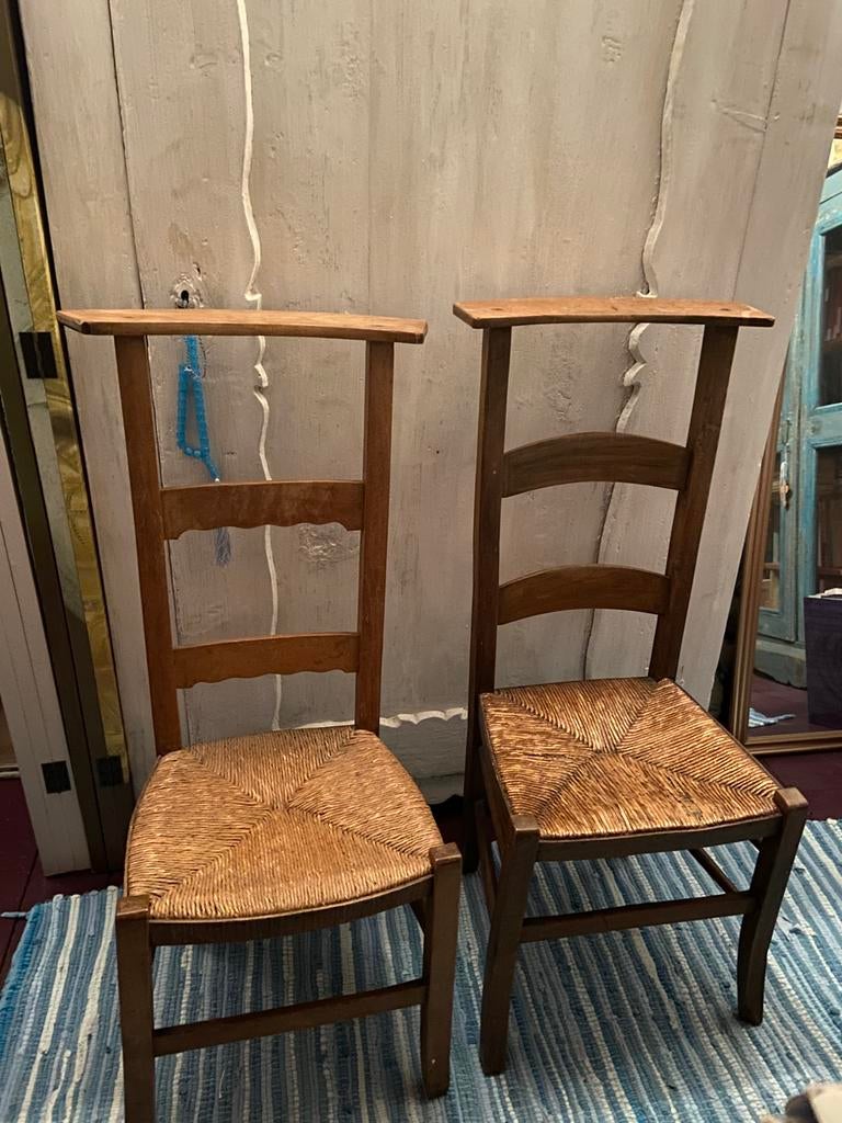 2 bidstoeltjes, Ophalen